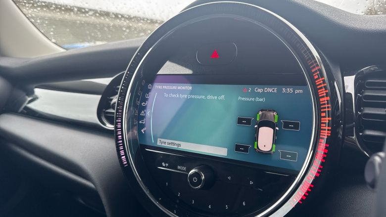 MINI Hatchback 1.5 Cooper Classic 3dr Auto Petrol Hatchback